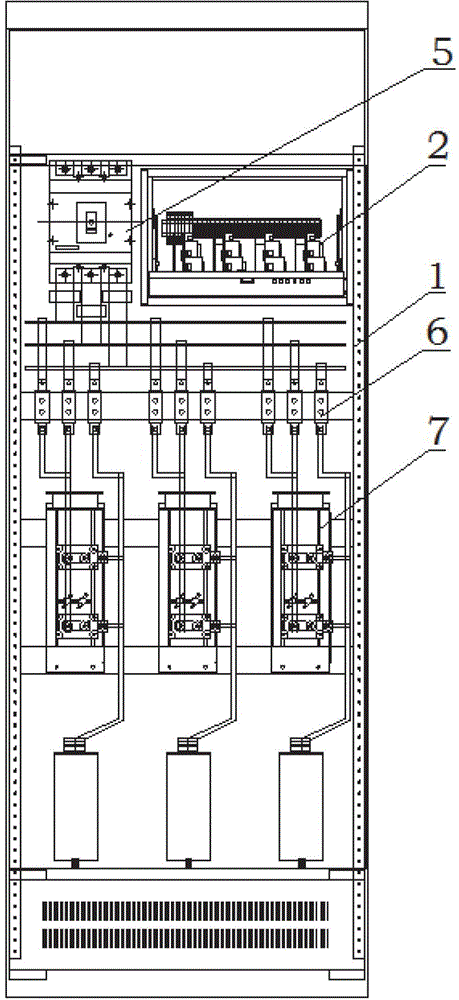 该配电柜内的二次端子组和二次触发器采用单独的箱式设计,密闭空间