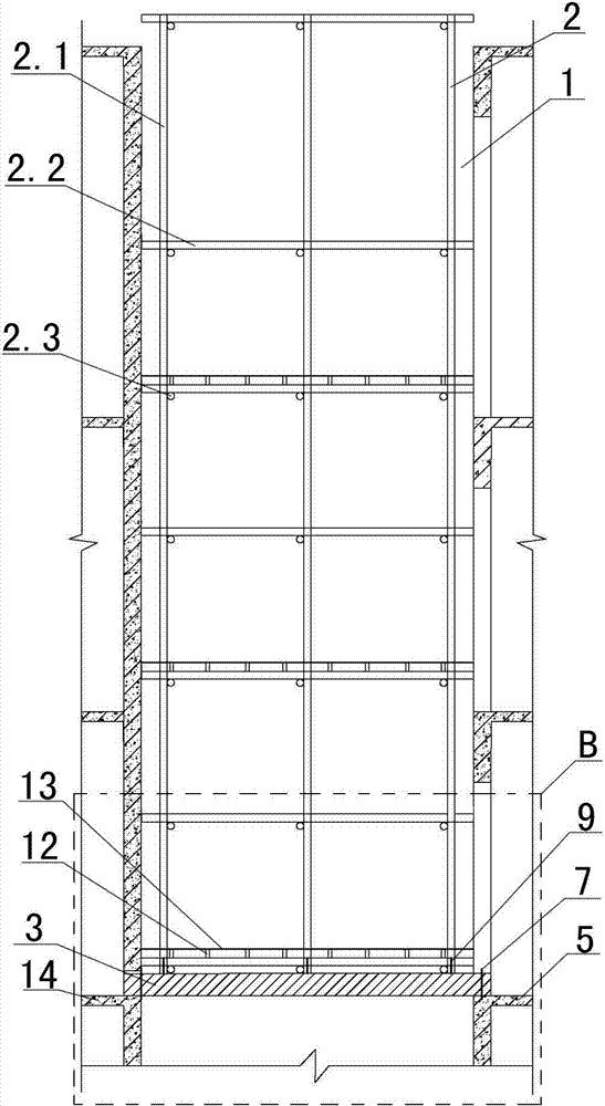 型钢支撑梁的一端穿入电梯井道的剪力墙预留孔洞内,并通过紧贴剪力墙