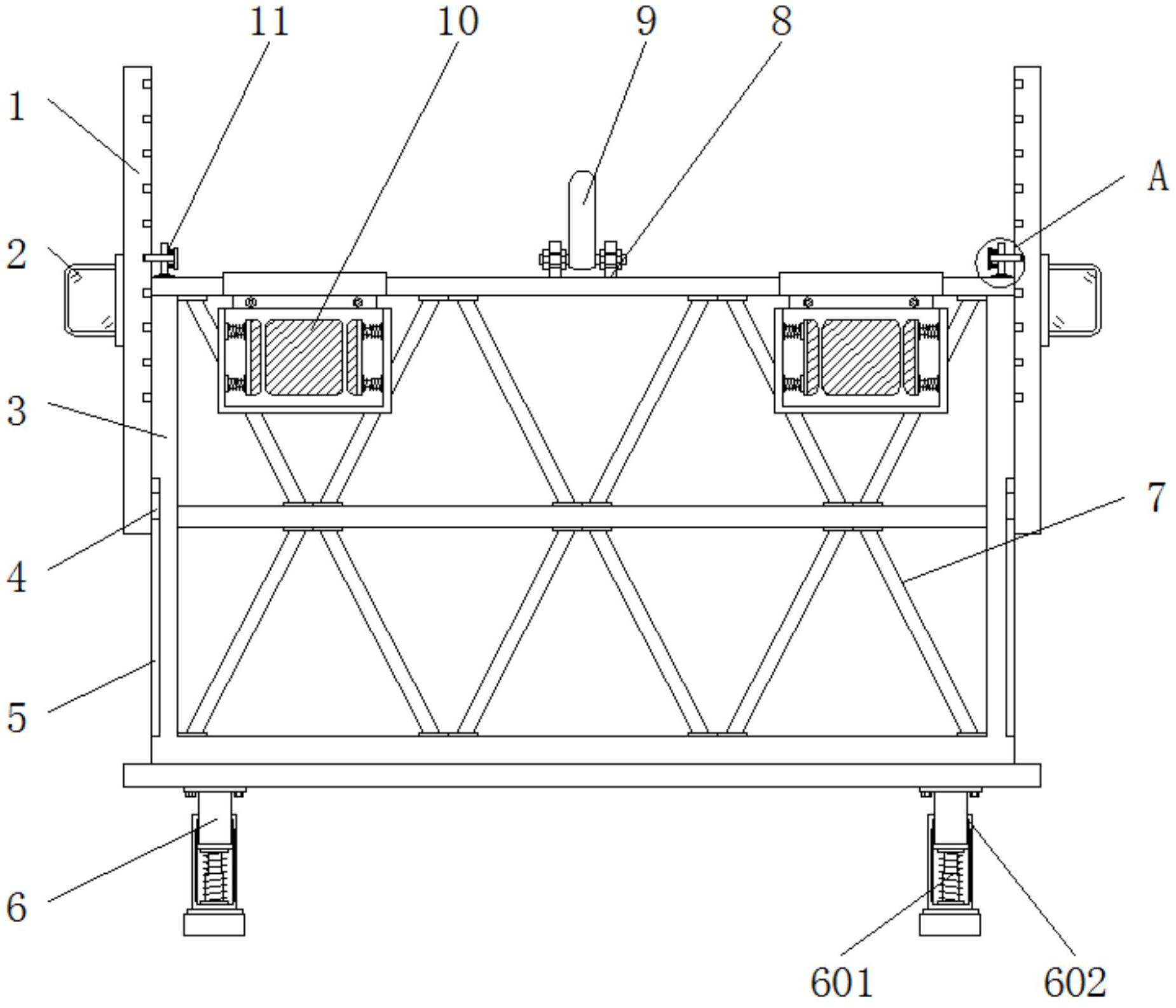 对施工人员进行防护的缓冲结构和增加吊篮护栏高度的固定结构,所述