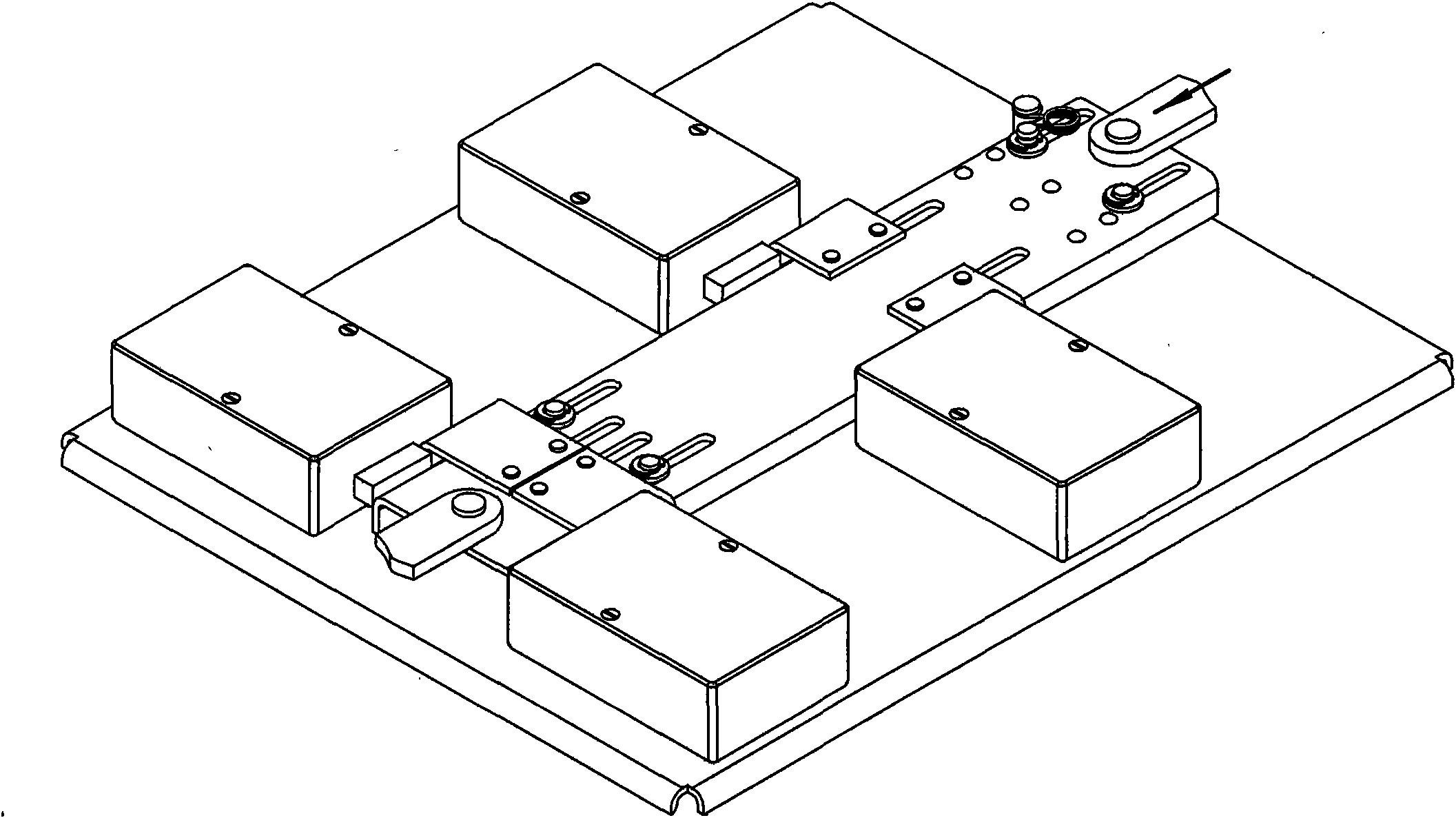 新型多锁联动装置