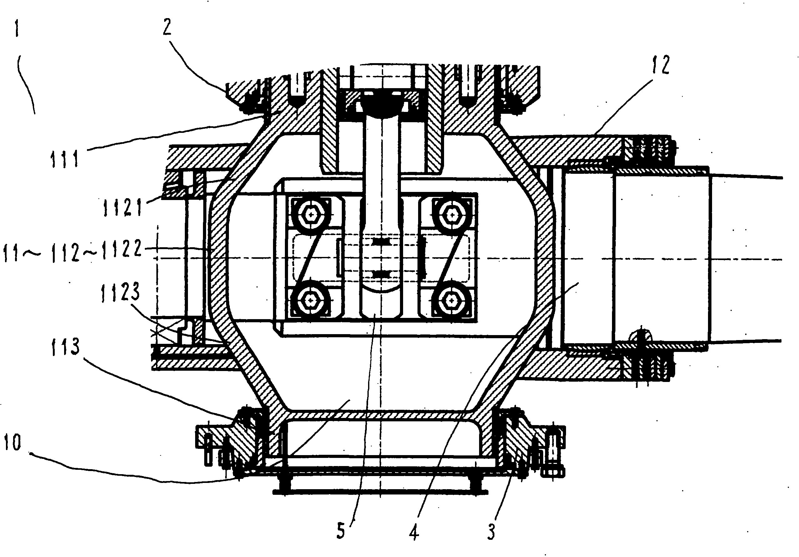 十字头本体异面相交处过渡结构
