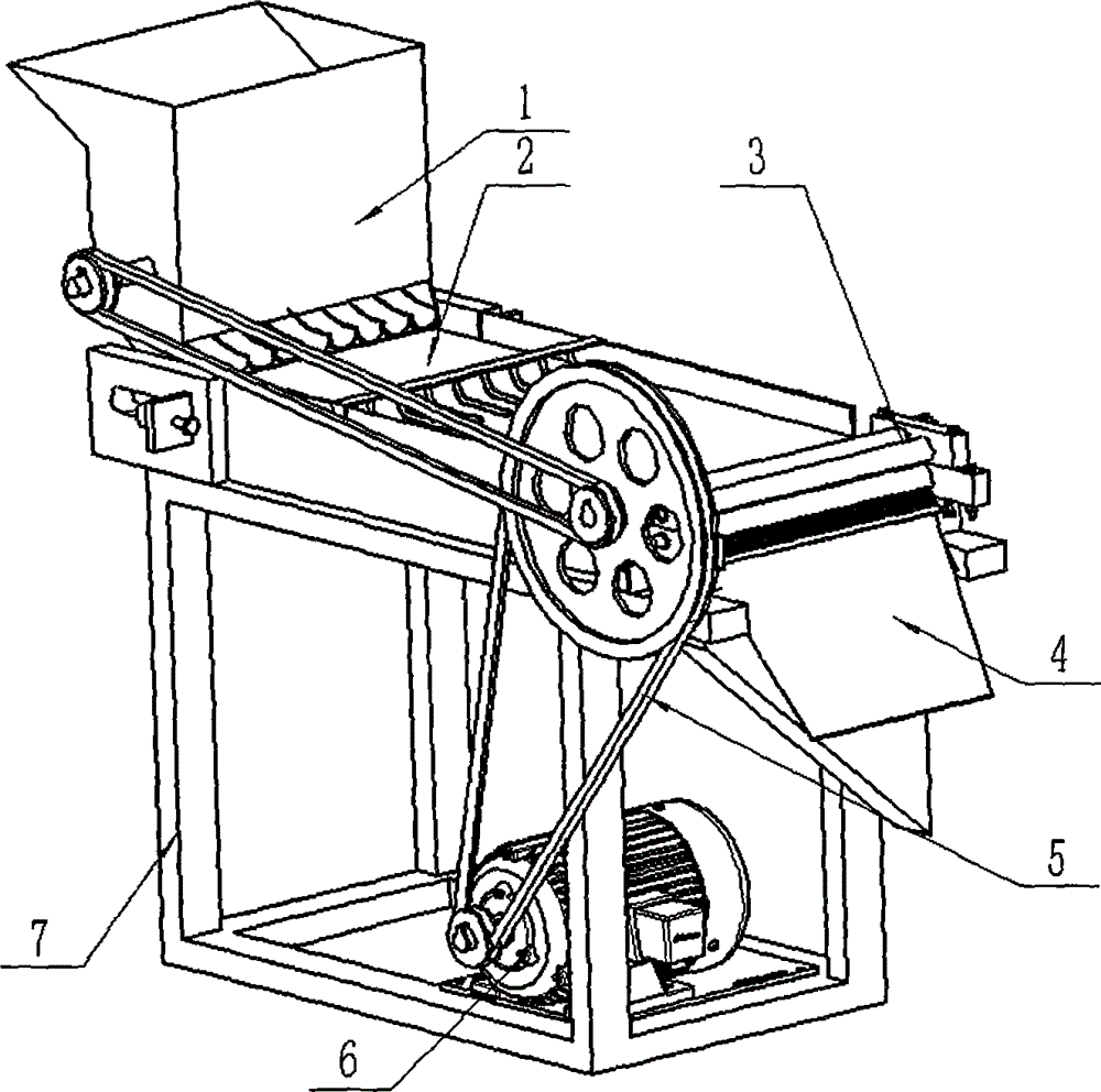 一种自动喂料及输送的节能毛豆剥壳机