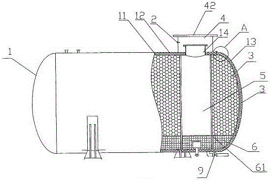 一种储油罐,其罐体采用内,外罐壁双层结构,在内,外罐壁之间形成夹层