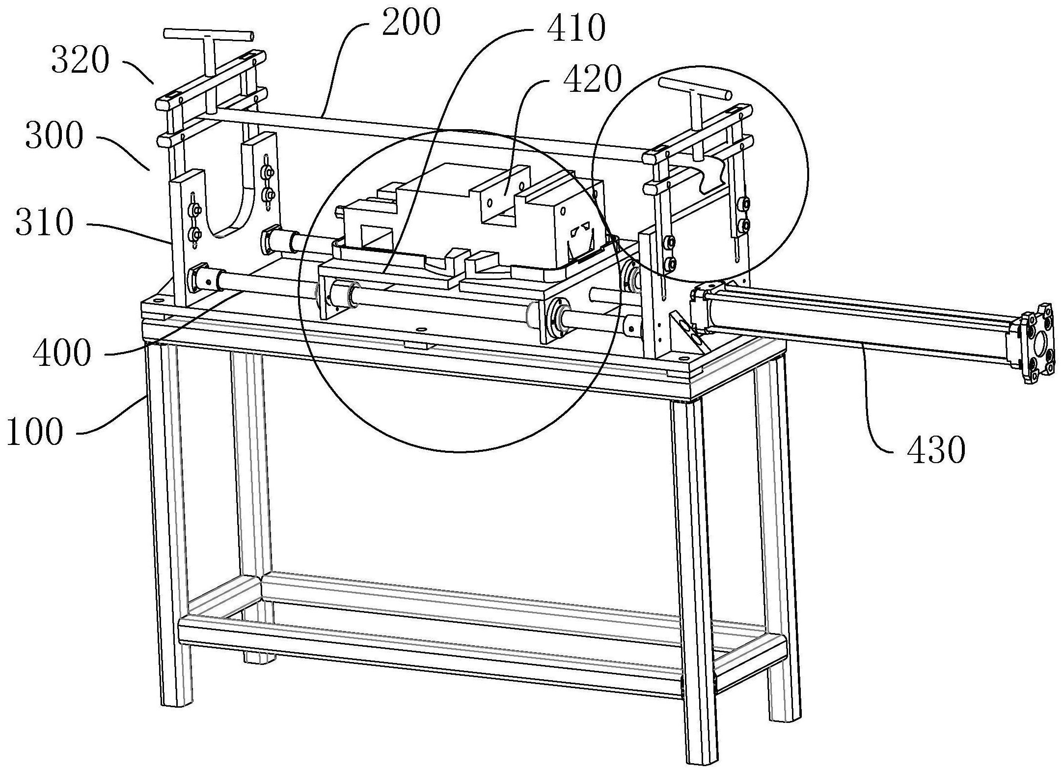 本发明公开一种简易抛光机,包括机架,安装于机架上的磨削机构和工件