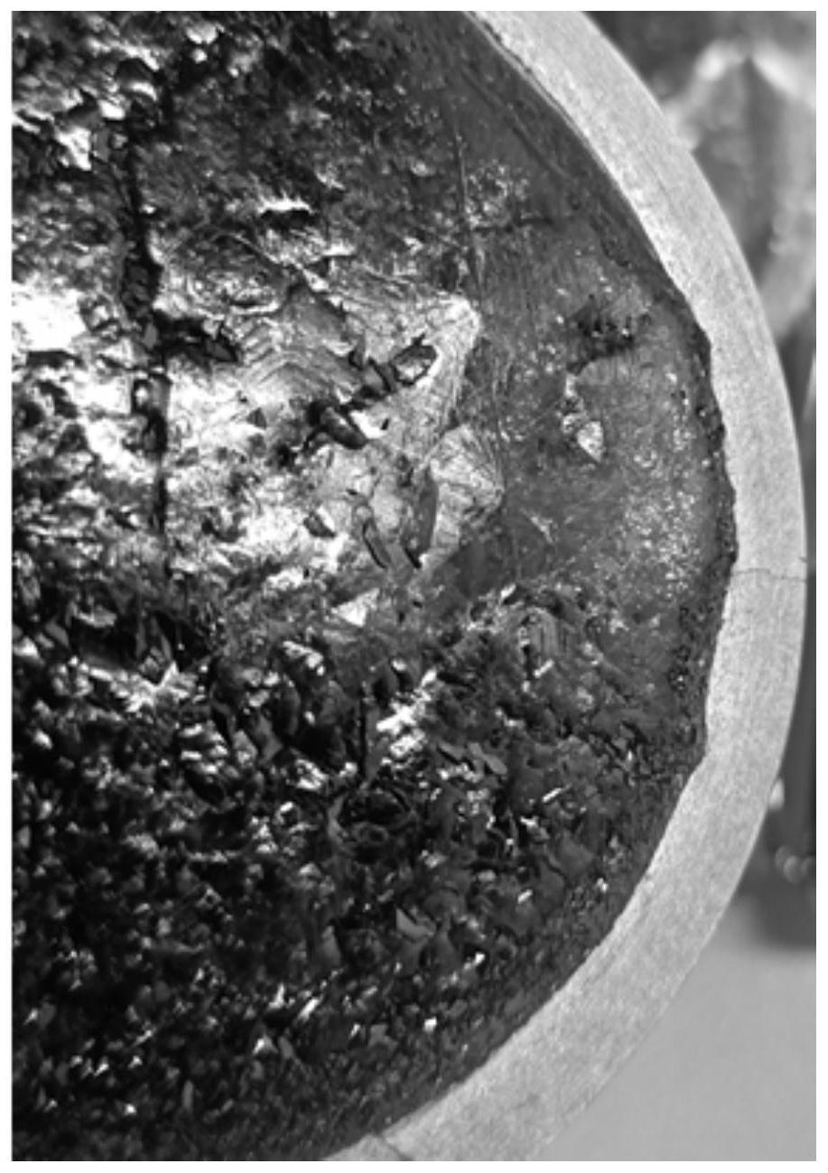 一种氮化铝晶体生长用多孔氮化铝原料的制备方法