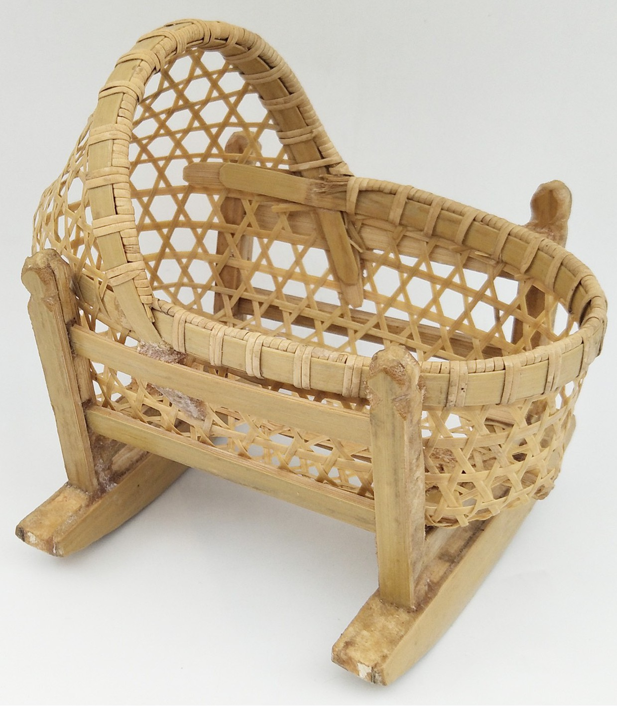 cn304704585s_竹编工艺品(小摇篮)有效