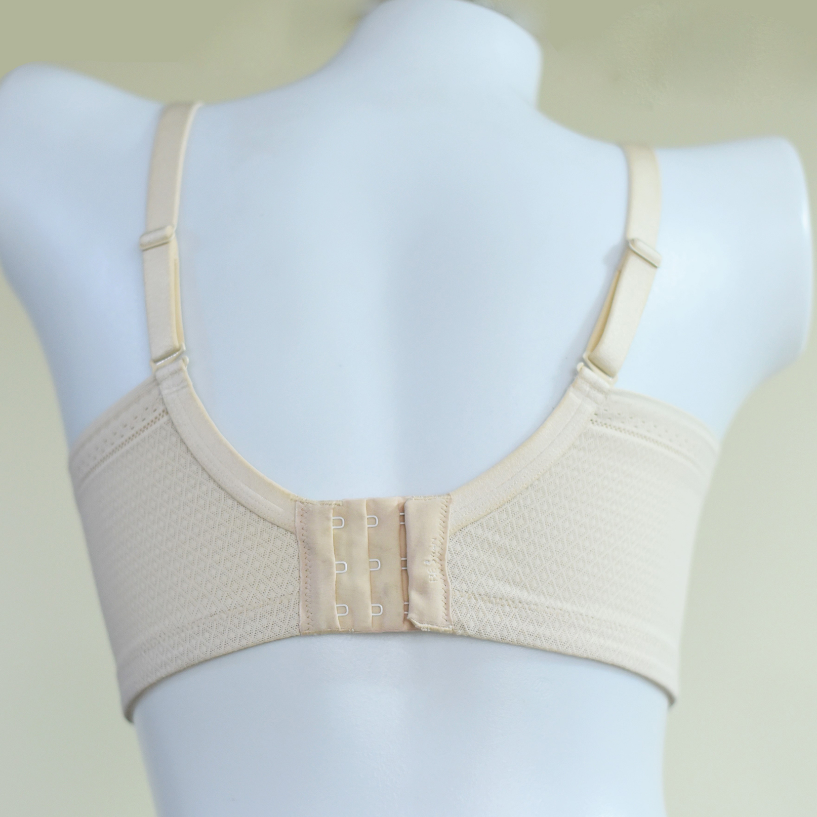 文胸黑天鹅养护文胸6300