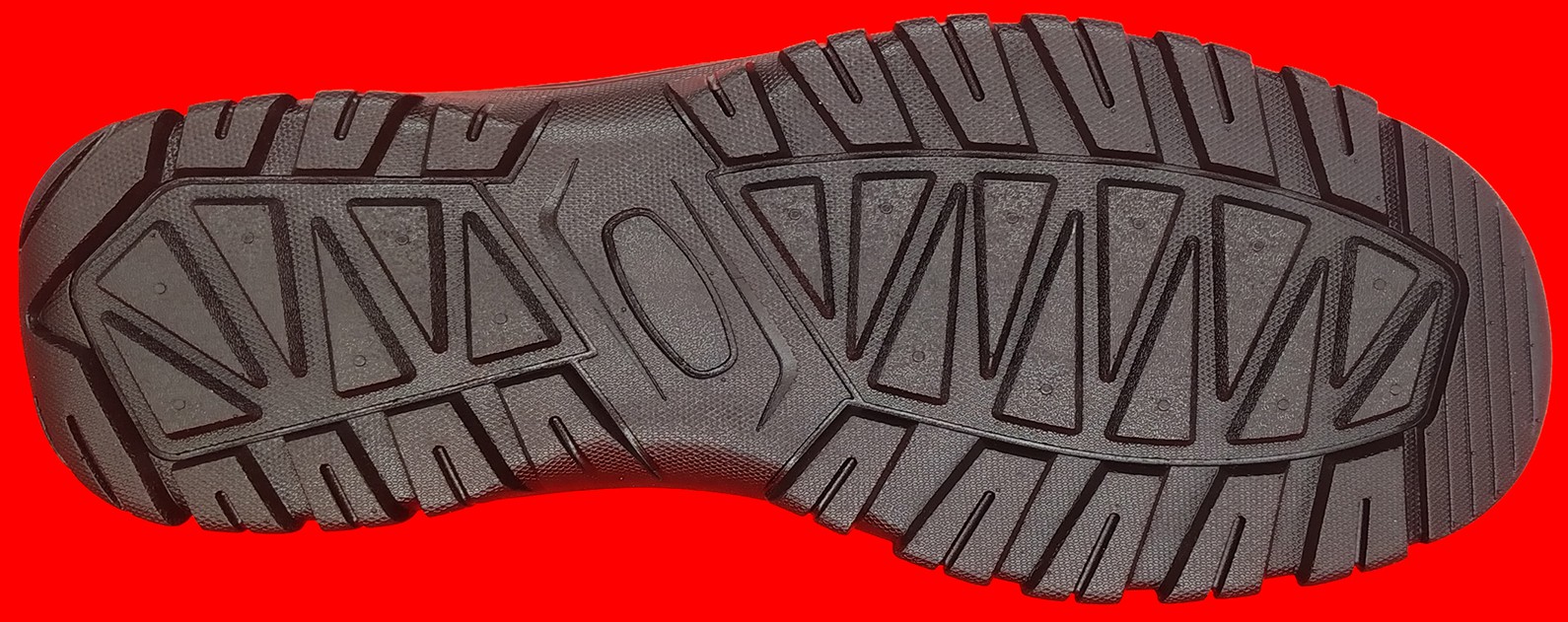 本外观设计产品的设计要点:在于本产品的整体形状和鞋底的图案纹路