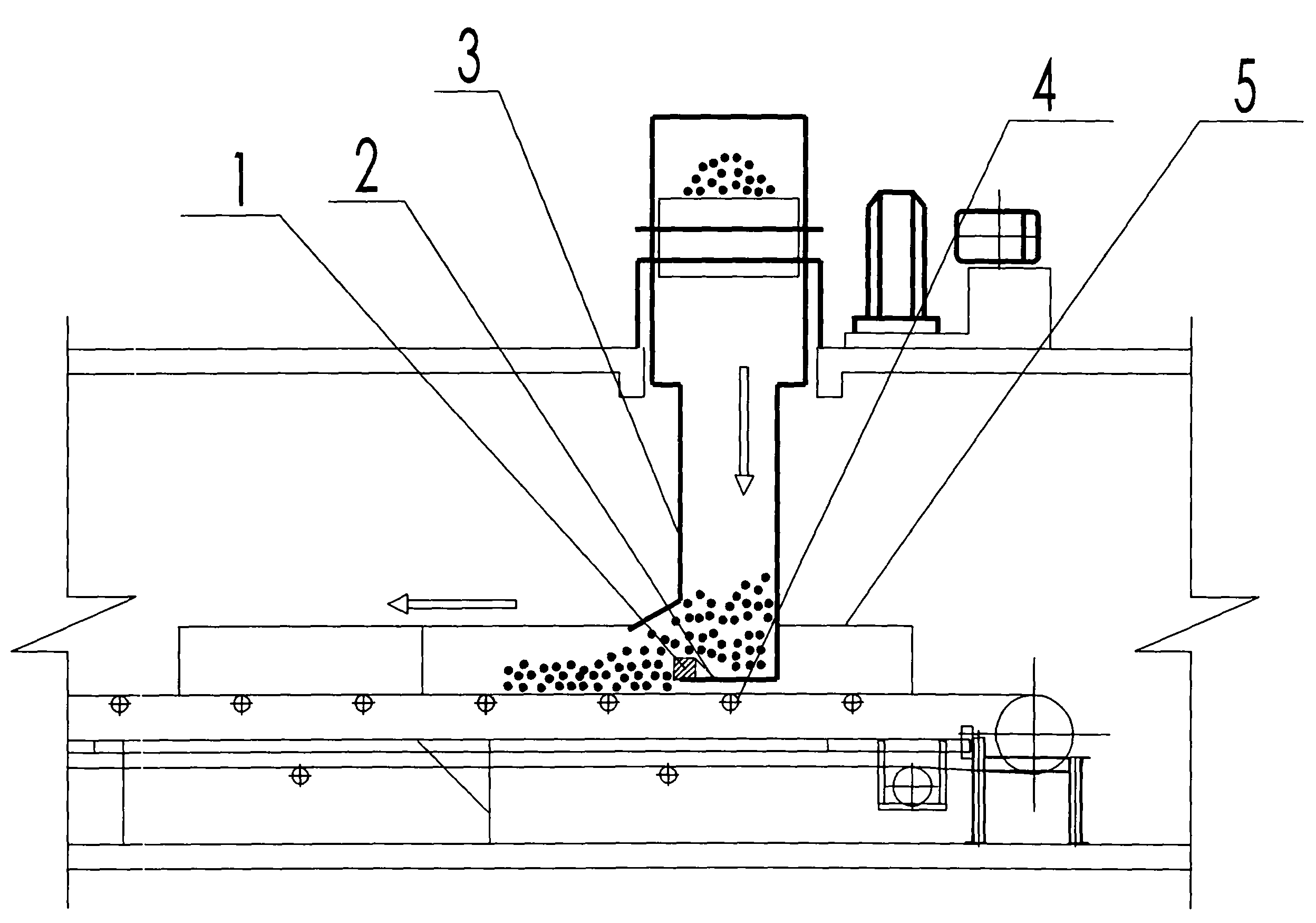 一种侧出料皮带机溜槽