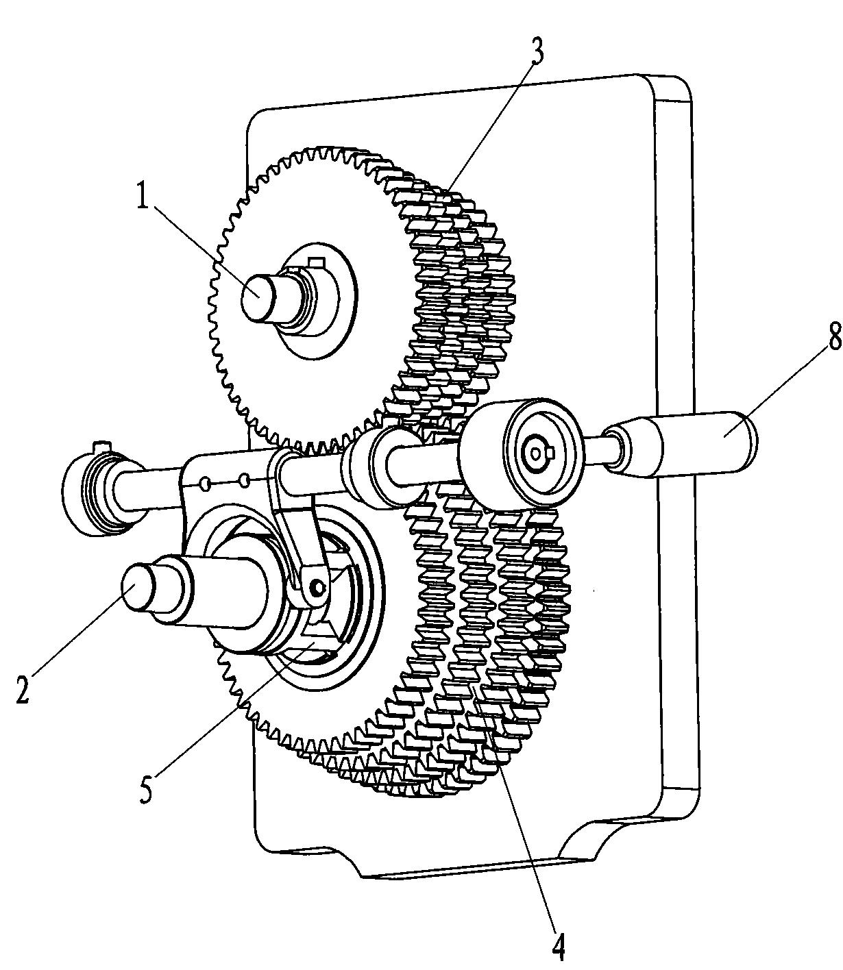一种手动变速箱的滑移变速传动机构,包括主动轴,输出轴,主动齿轮组,从