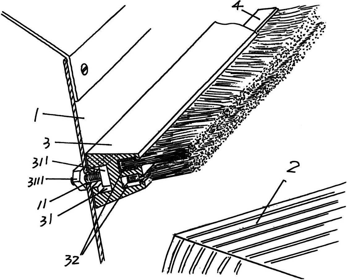 自动扶梯的围裙板防夹装置
