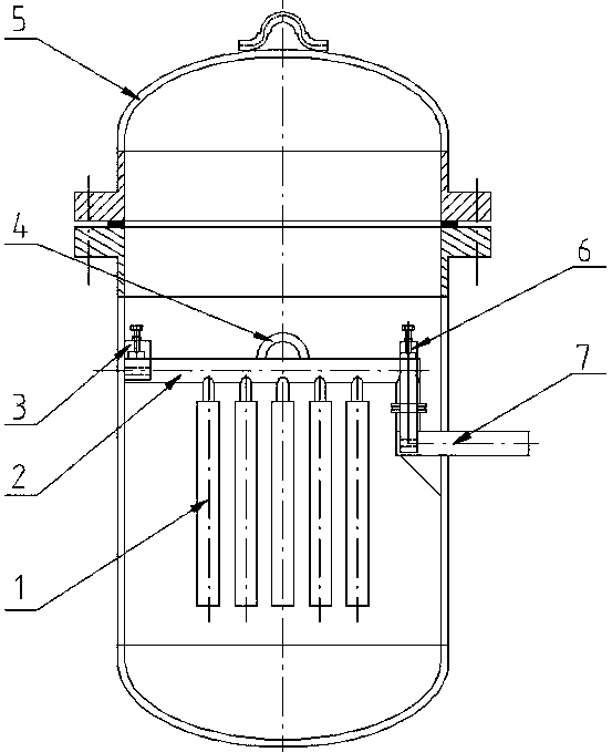 cn208212656u_燭式過濾器濾芯組件安裝結構有效