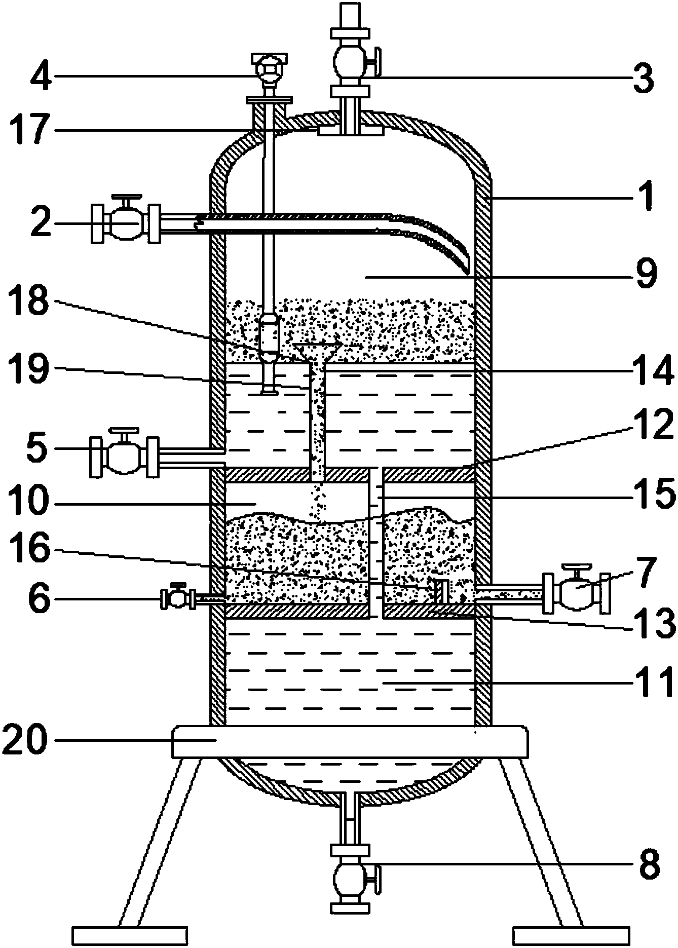机油水分离器,包括:主体,输入管道,界面液位计;主体为圆形筒状结构