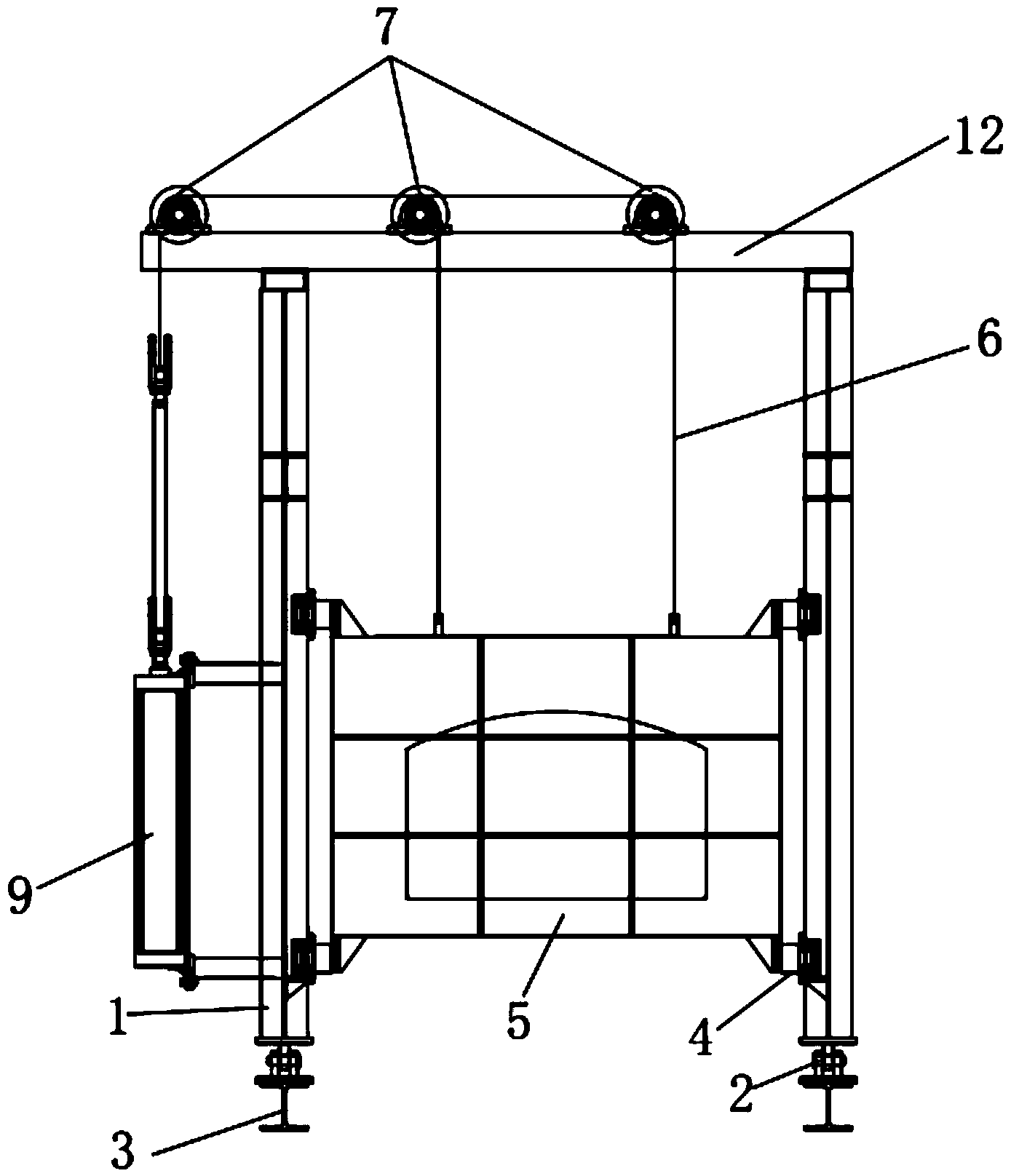 一种升降炉门,包括导轨,支架,导向轮,炉门,链条,导轨轮,炉门框,提升
