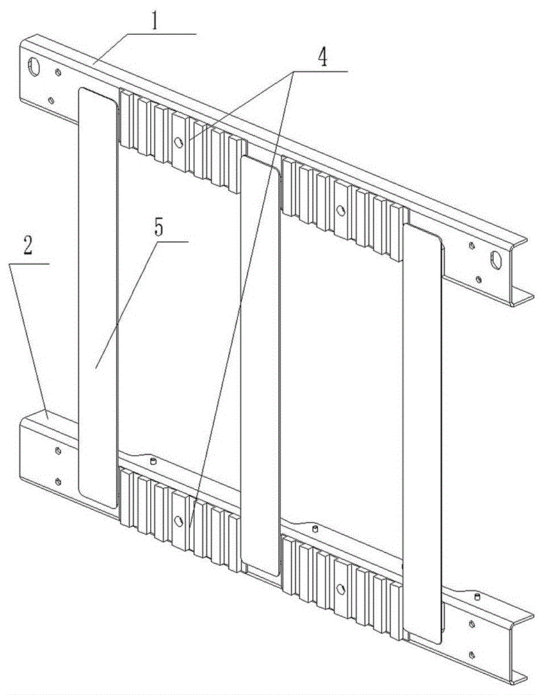 一种新型干式变压器拉板结构