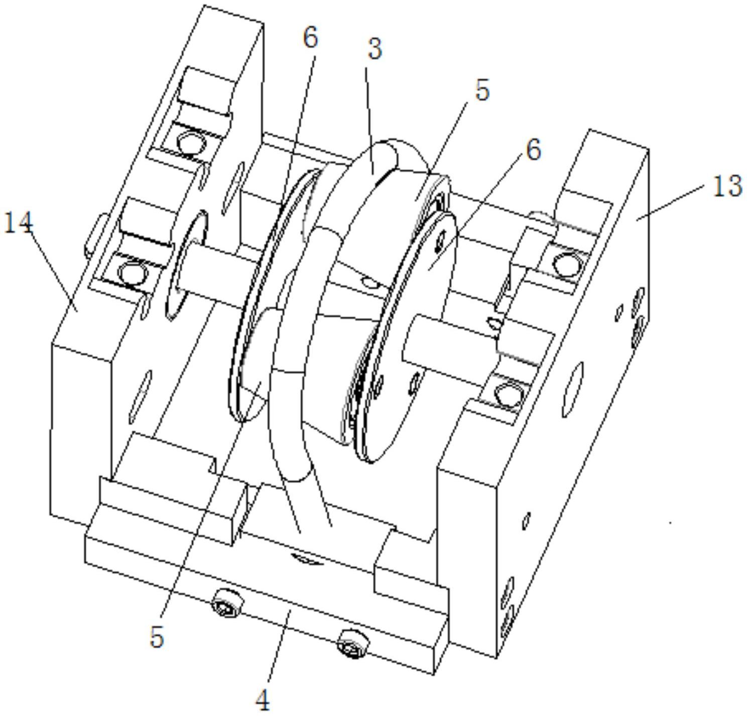 解决现有技术中可调节压力大小的蠕动泵滚轮和圆弧结构之间会存在压管