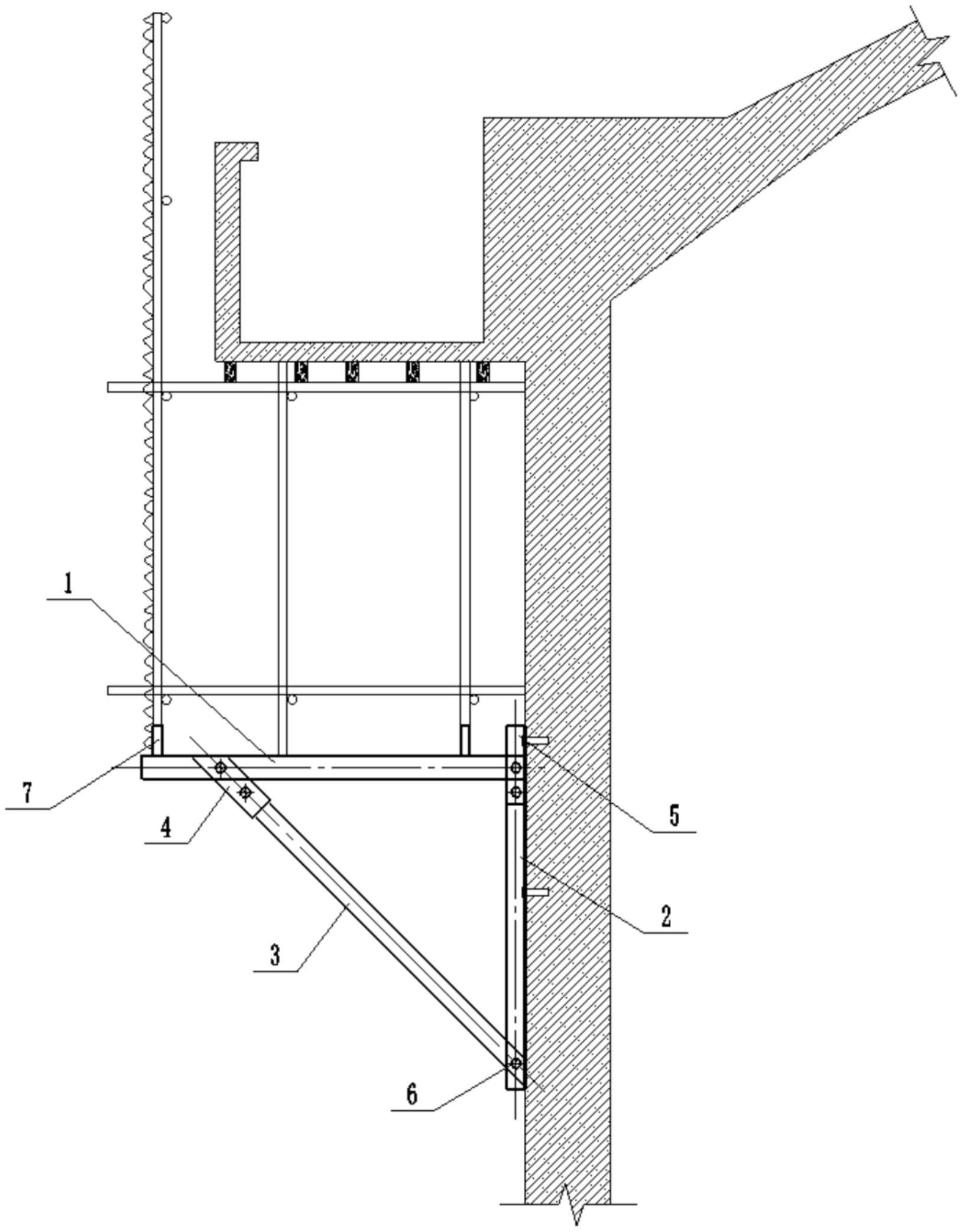一种用于浅圆仓挑檐板支撑体系的可周转式三角支撑架