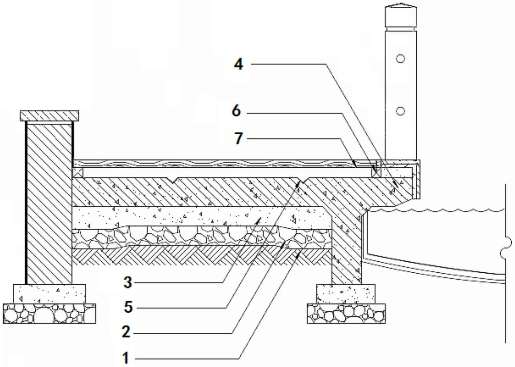 一种防腐木平台排水钢槽