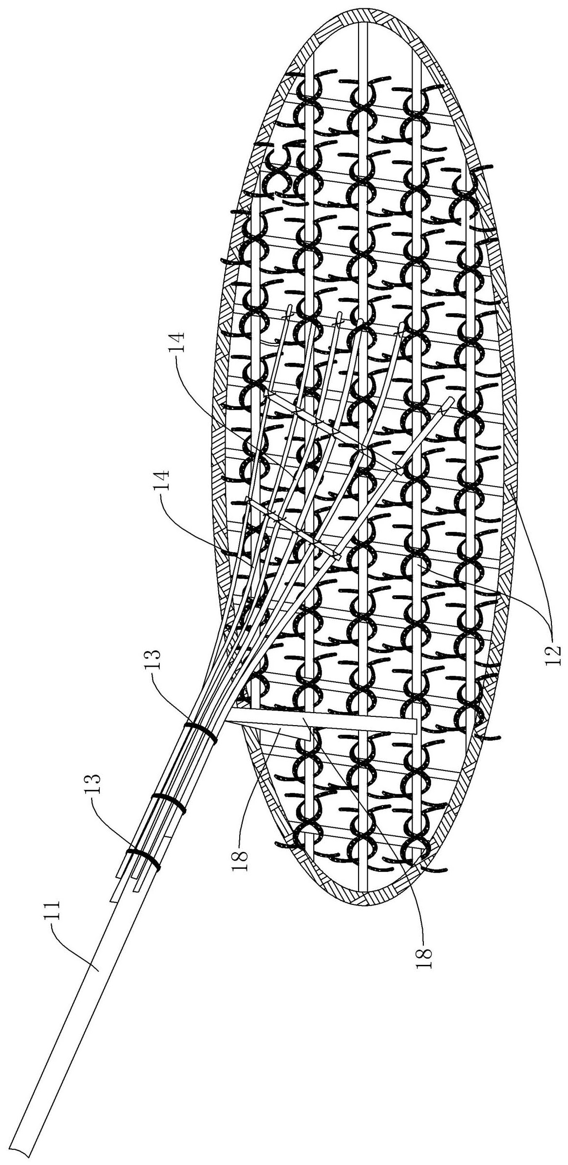 该扫把的圆盘形清扫体内设置支撑杆形成网状结构