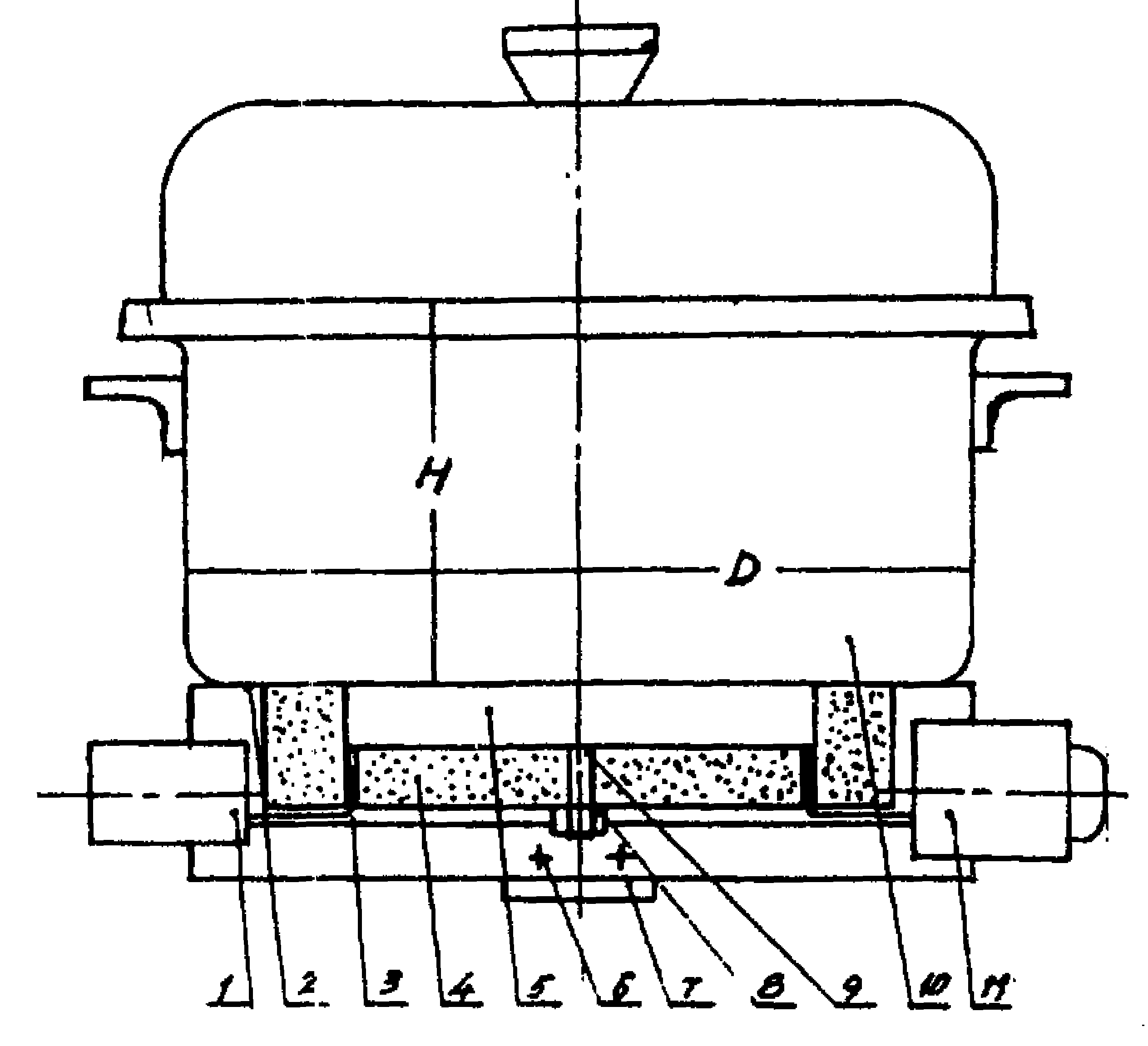 锅体有高低二只,有电饭锅,电烧锅,电炒锅,电煎锅,电暖锅功能.