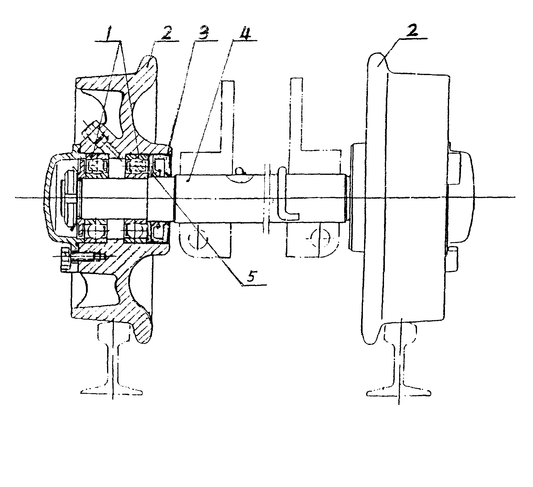 本实用新型属于矿用车辆一种矿车轮对,由主轴,车轮