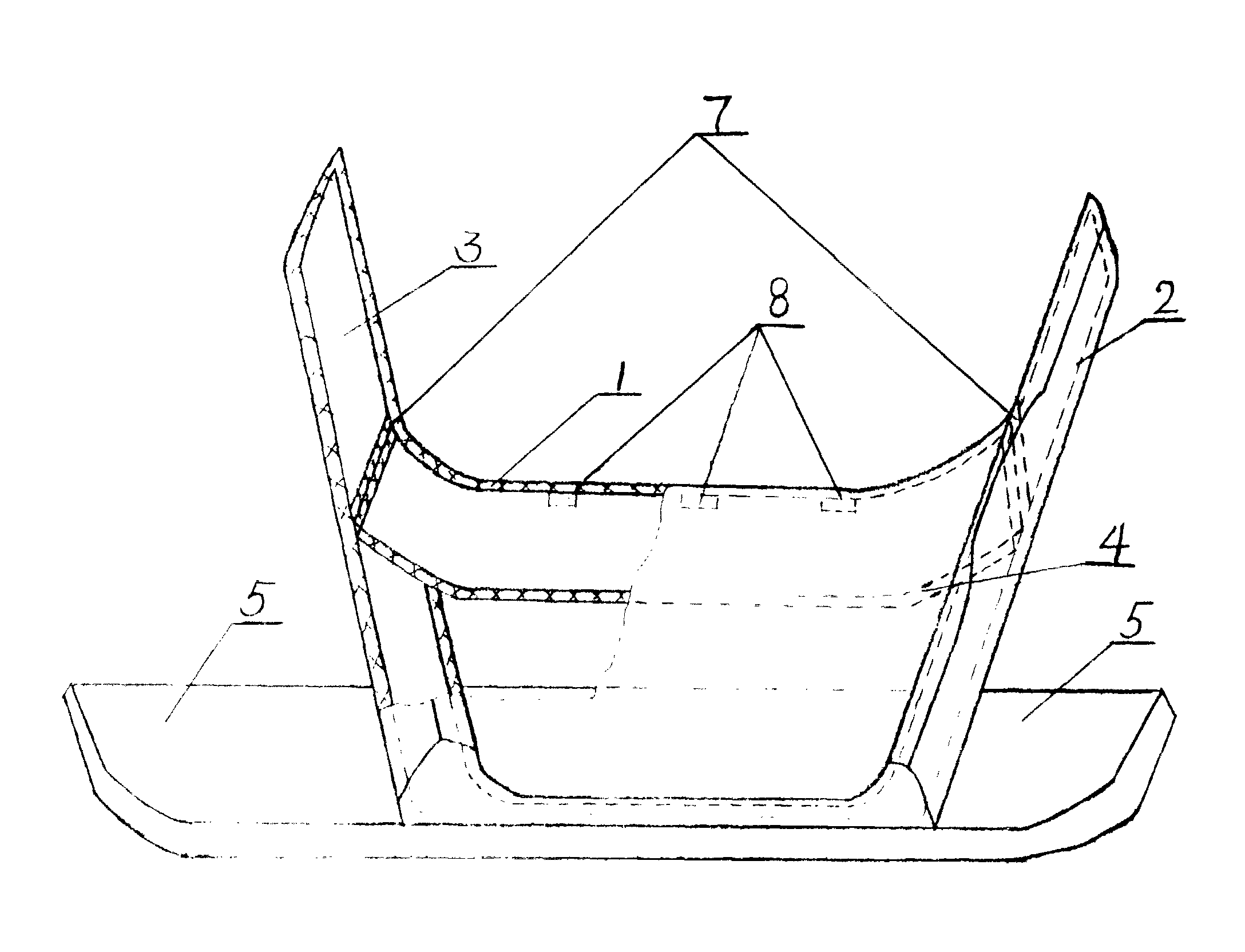 其特点是以玻璃钢马鞍取代木制马鞍,且采用分块组合空腔式结构不但